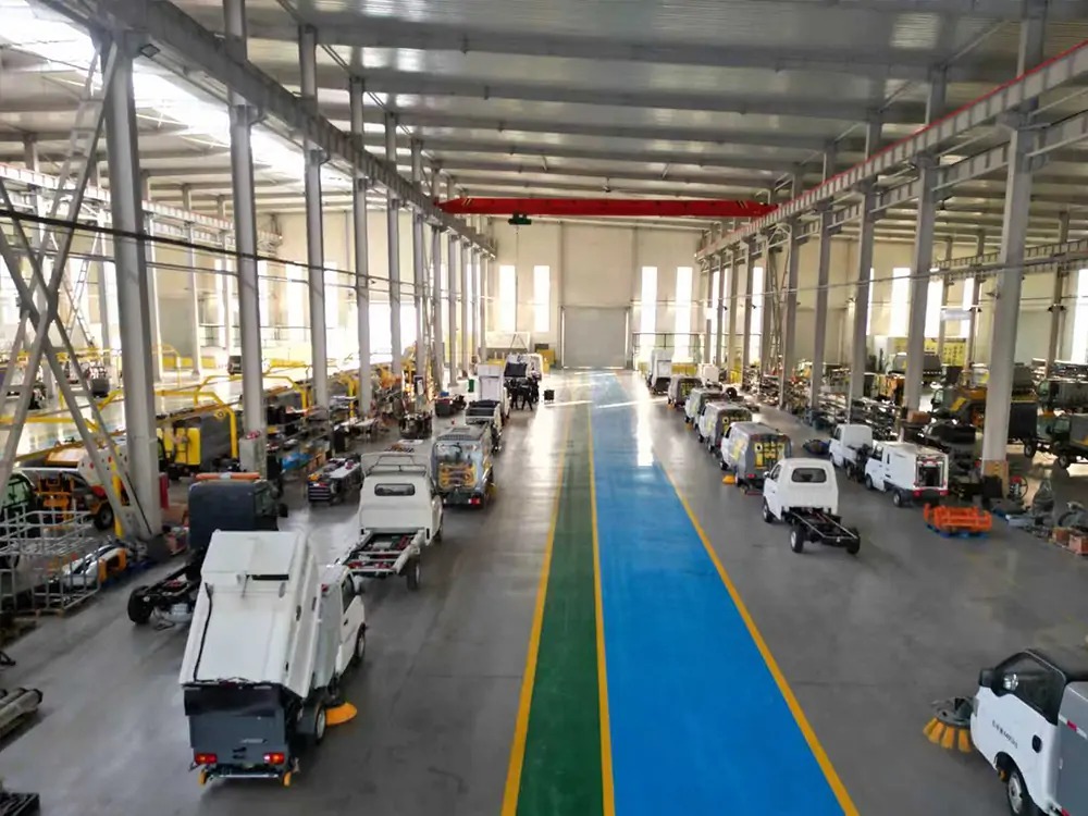 Shandong Baiyi Intelligent Equipment factory is manufacturing electric road sweepers.